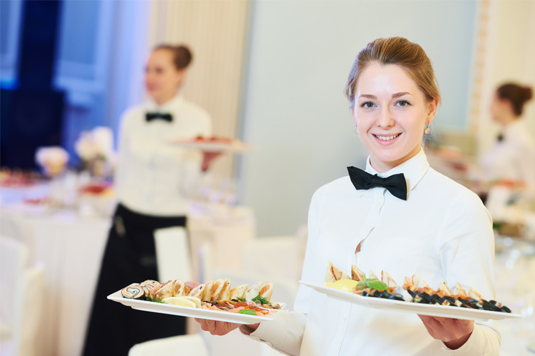 Selecting the Right Corporate Catering Service in Toronto